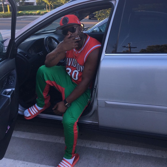 Meet your Posher, Kay - Picture 4 of 11